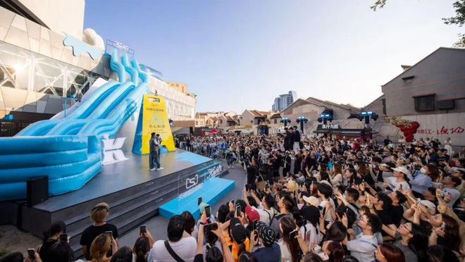 共生新表达百联赴约2024进博会AG真人游戏地址探觅艺术与商业的(图2)