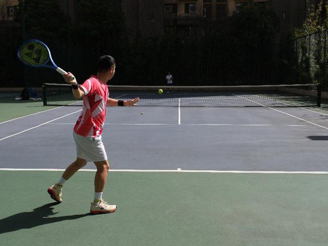 025春季新款网球鞋——网球爱好者的全能之选AG真人平台YONEX AD Accel 2(图2)