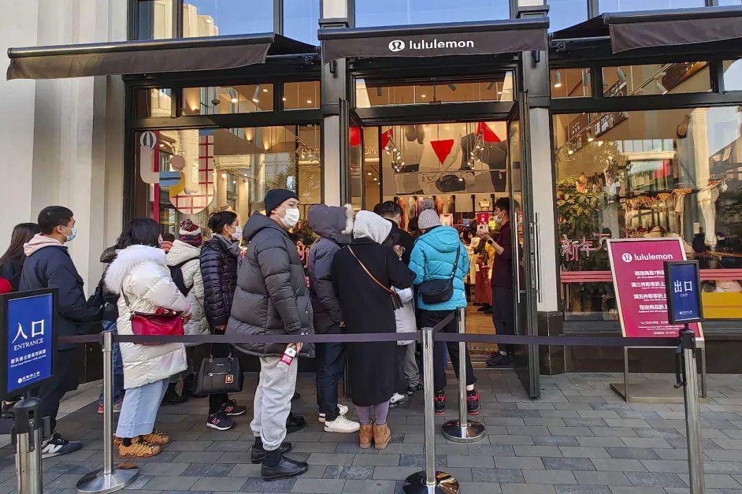 ululemon想靠中国男人翻身AG真人游戏平台痛失400亿的L(图7)